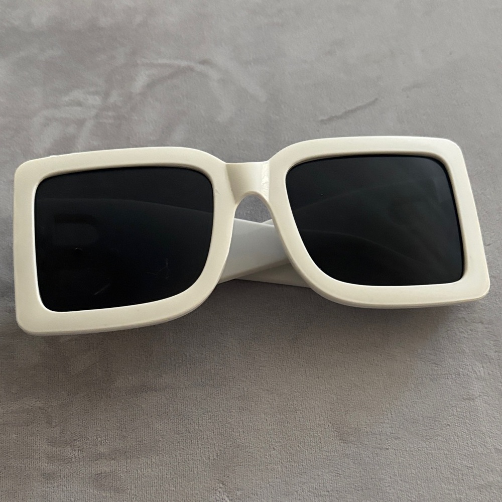Elegant White Square Sunglasses